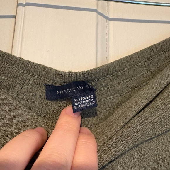 American Eagle Textured Olive Tapered Pants - Picture 3 of 3